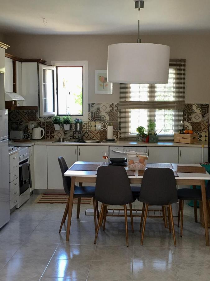 Filippos Apartments อาร์กอสโตลี ภายนอก รูปภาพ